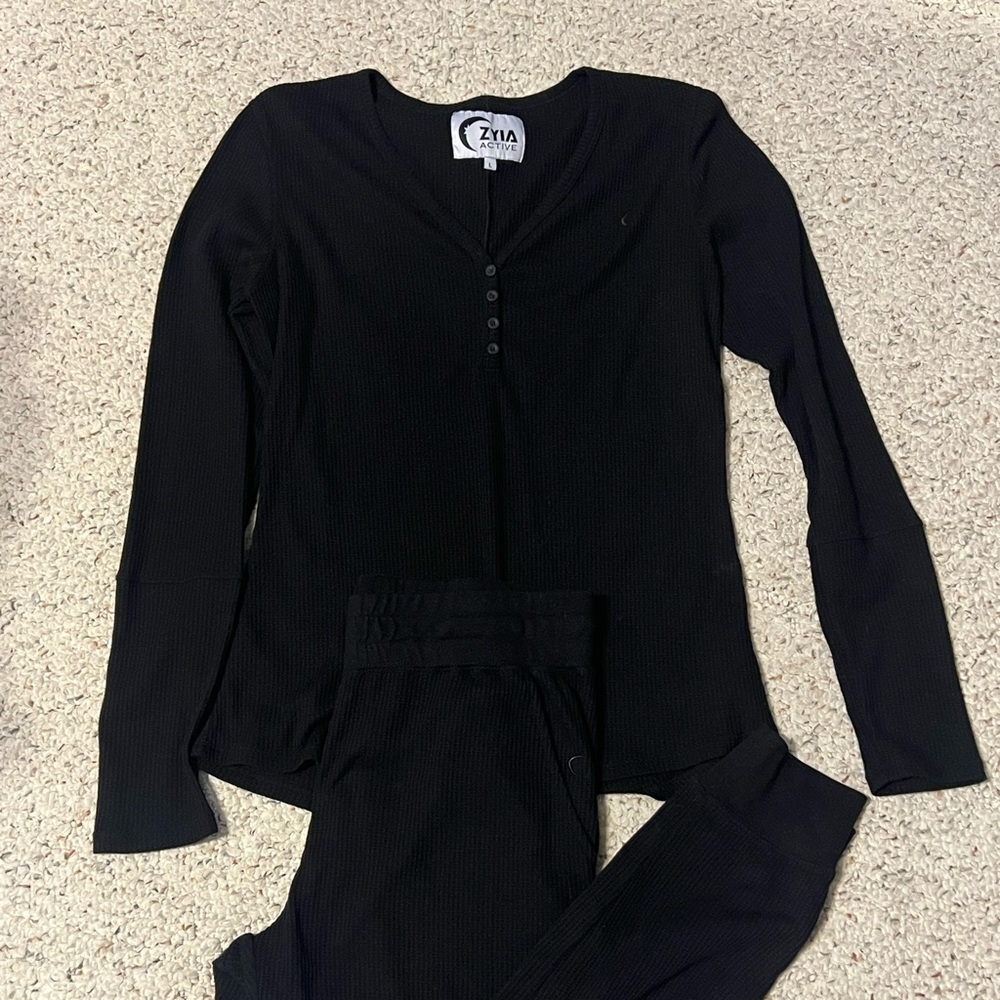 Zyia women’s Don’t Wake Me Thermal Black Set size L
